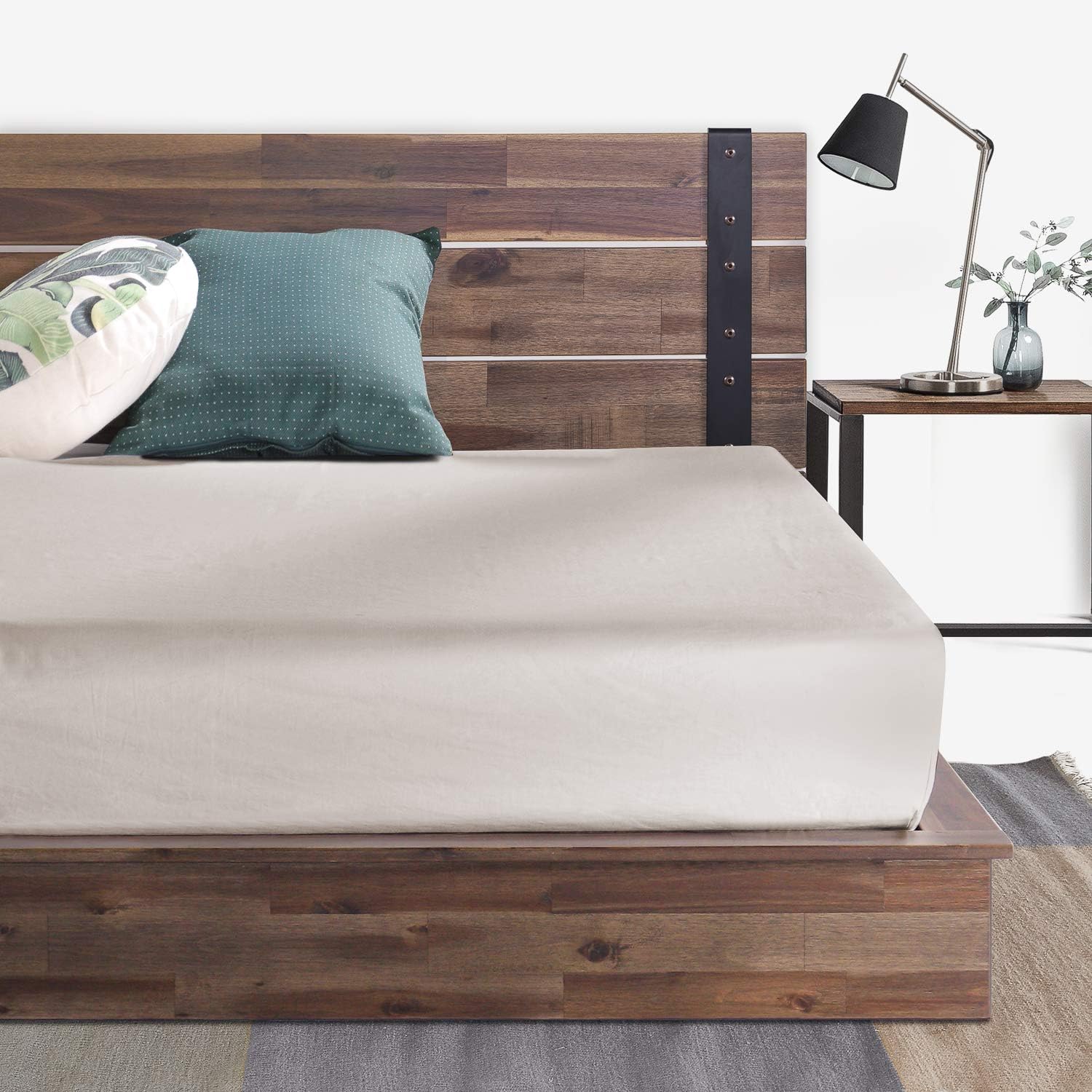 ZINUS Brock Metal and Wood Platform Bed Frame / Solid Acacia Wood, Twin - $165