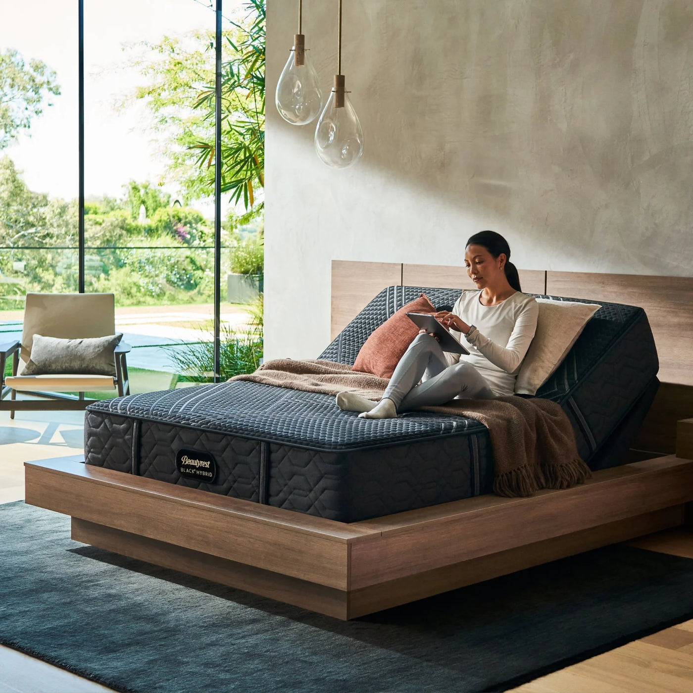 Beautyrest Black Hybrid Full - $950