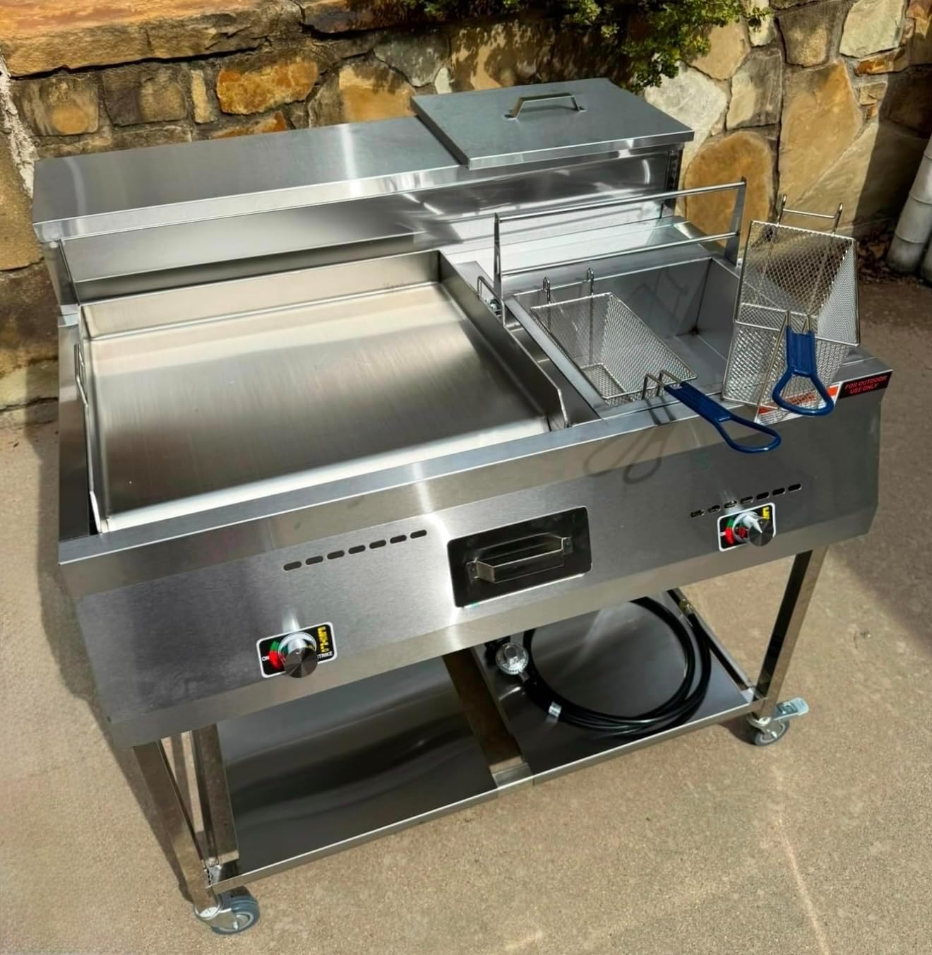 Gas Shark Deep Fryer and Griddle Cart | 20" Griddle | 30 lb 3.5 Gallon (Slight dents) - $300
