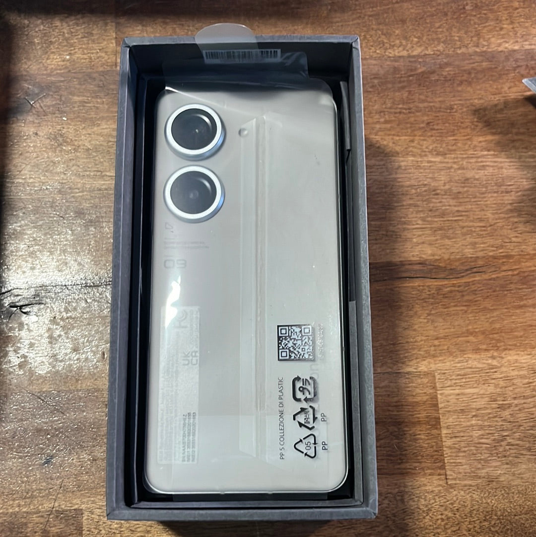 ASUS ZenFone 9 - $275