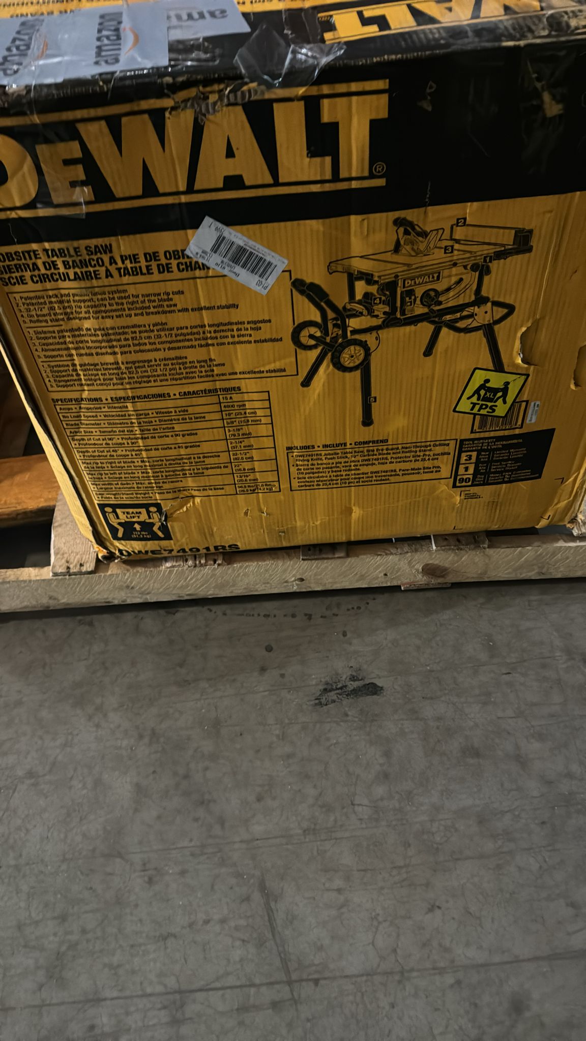 DEWALT 10 Inch Table Saw 32 1 2 Inch Rip Capacity 15 Amp Motor