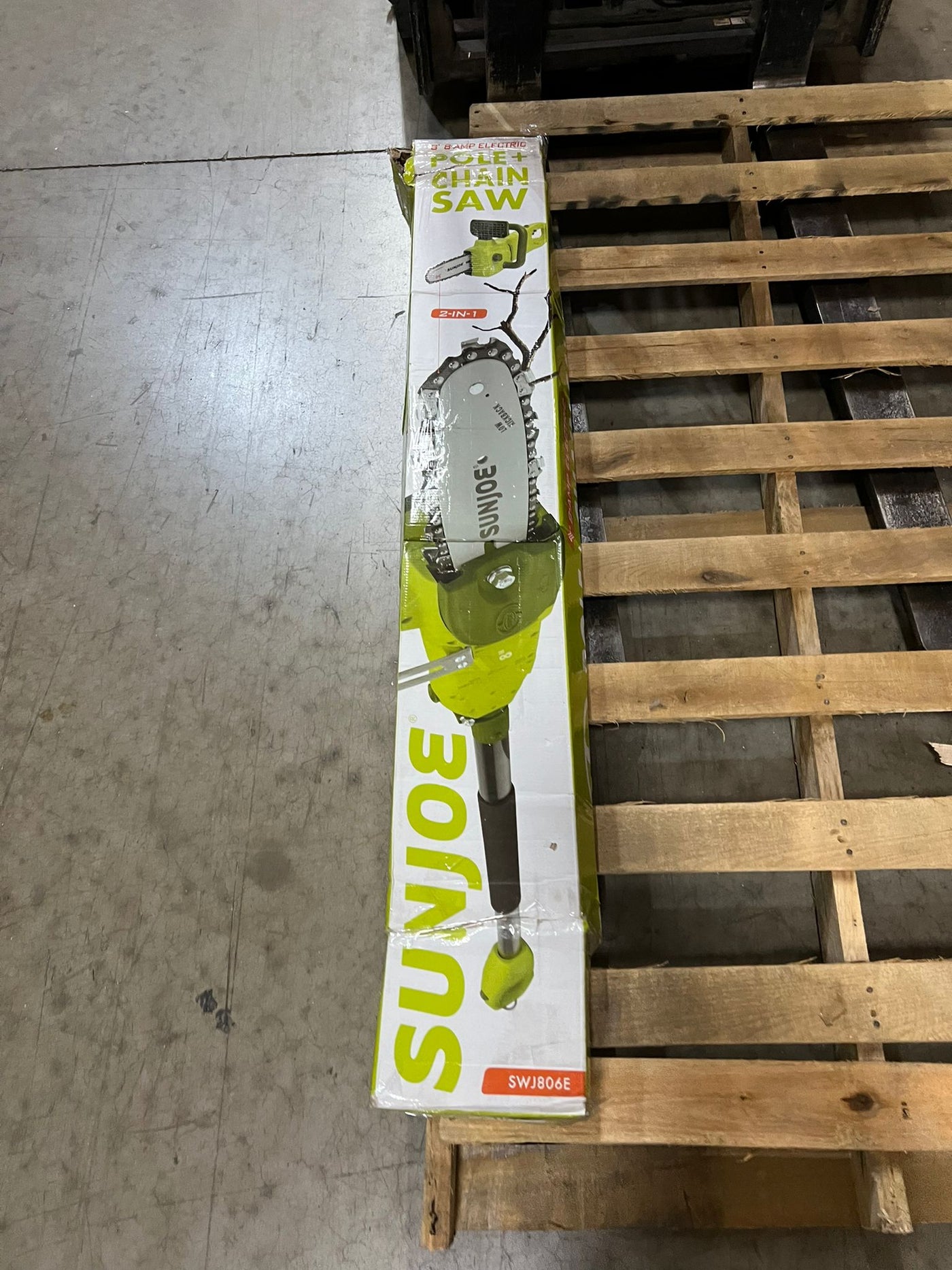 Sun Joe SWJ806E 8-Inch 8.0 Amp 2-in-1 Convertible Pole Chain Saw, Green - $60