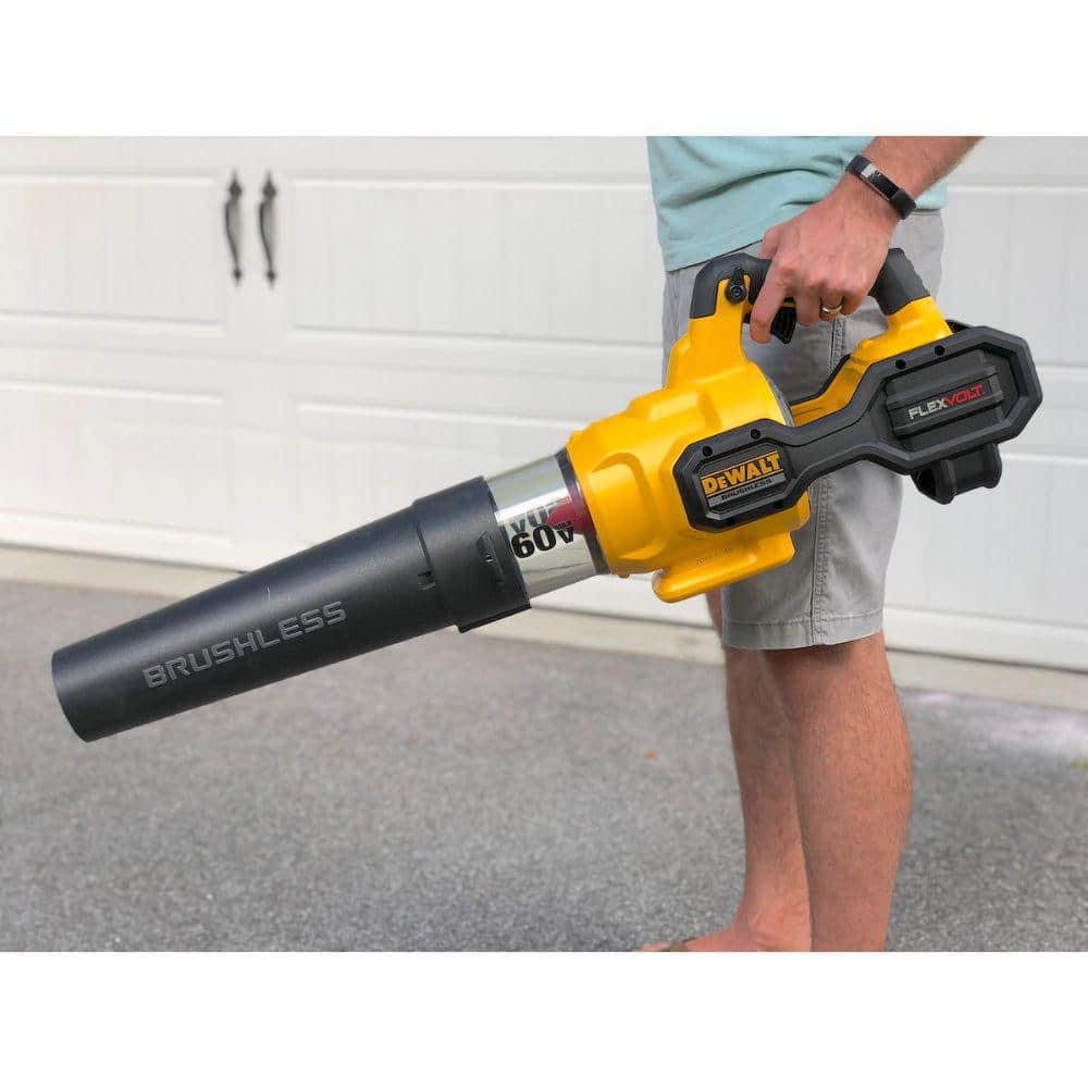 FLEXVOLT 60V MAX 125 MPH 600 CFM Brushless Battery Powered Blower Kit - $210