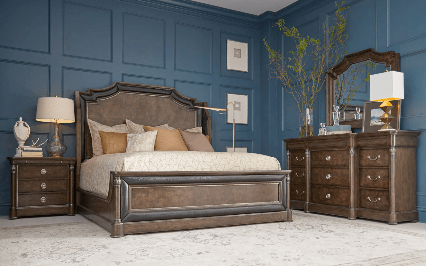 Landmark King Mansion Bed hickory & Oak Burl In Russet Finish Crock Skin Accents - $1622